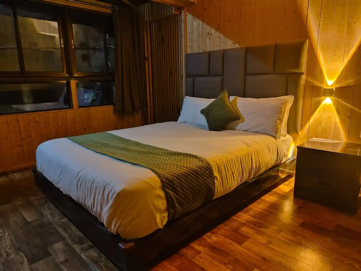 hotel in darjeeling with parking