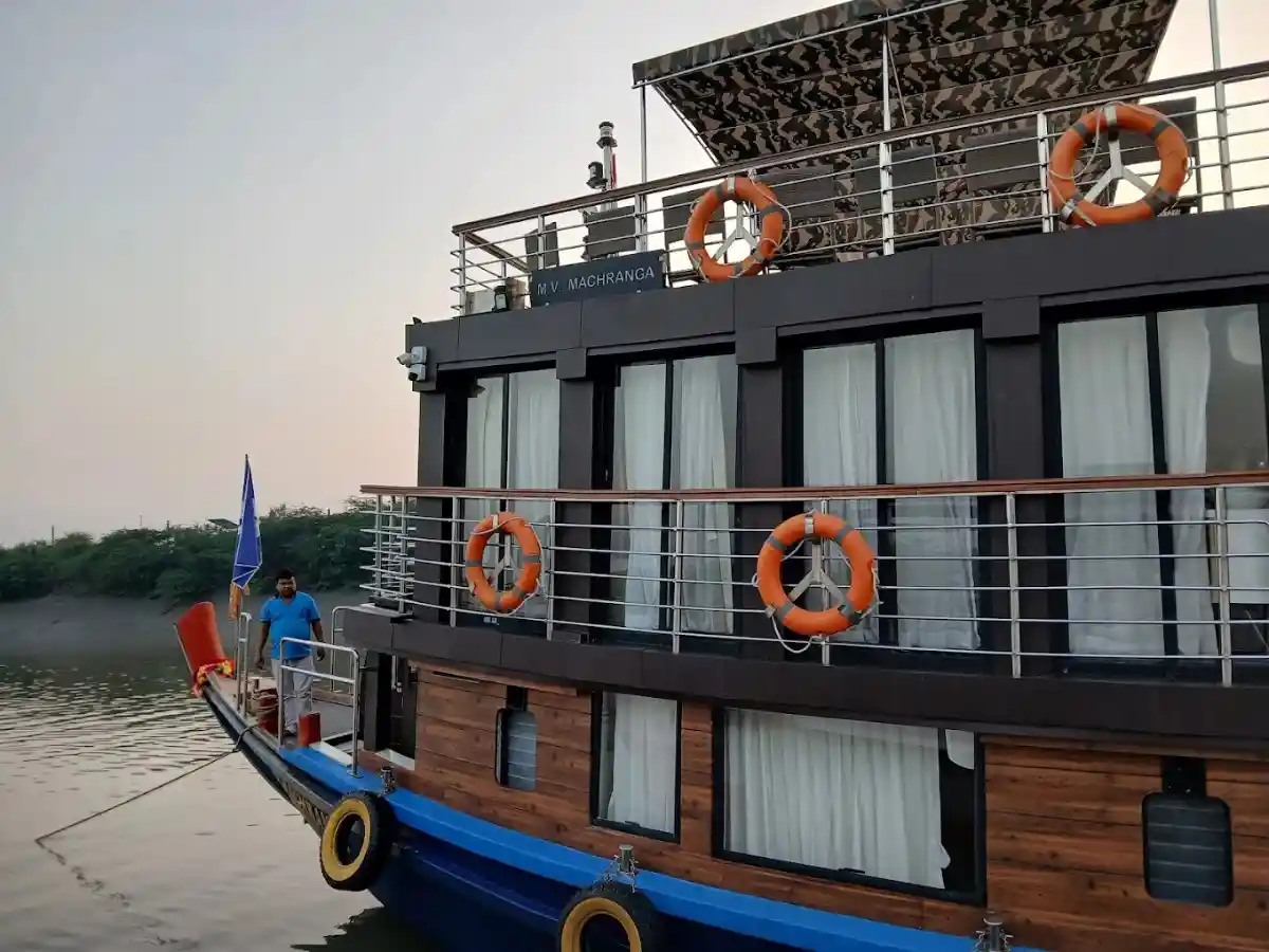 Sundarban luxury launch booking from kolkata with Touristhub Holidays