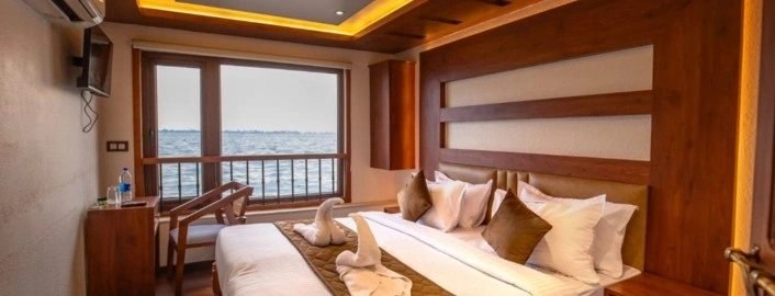 Kerala backwater houseboat stay from Jaipur with Touristhub Holidays